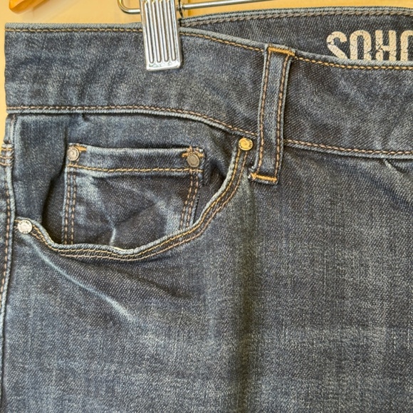 DKNY | Soho Boot Mid-Plus Size Mid Rise Stretchy Boho Bootcut Jeans - Picture 4 of 12